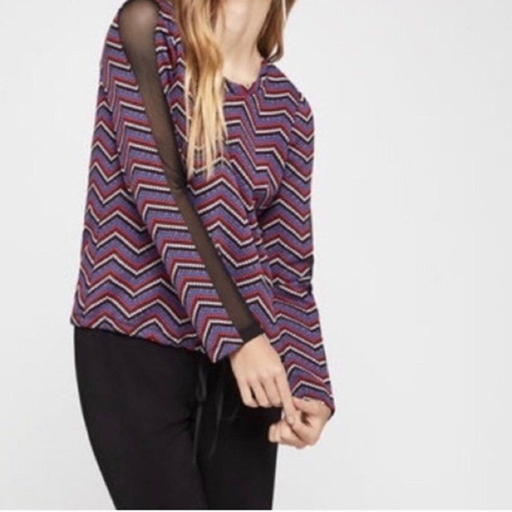 BCBGeneration Chevron Jaquard Top Sweater Size Small
